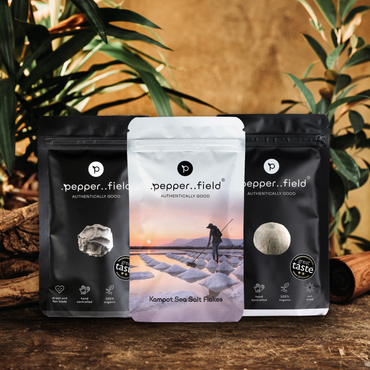 Set: Černý a bílý Kampotský pepř, solné pyramidy (Salt Flakes)