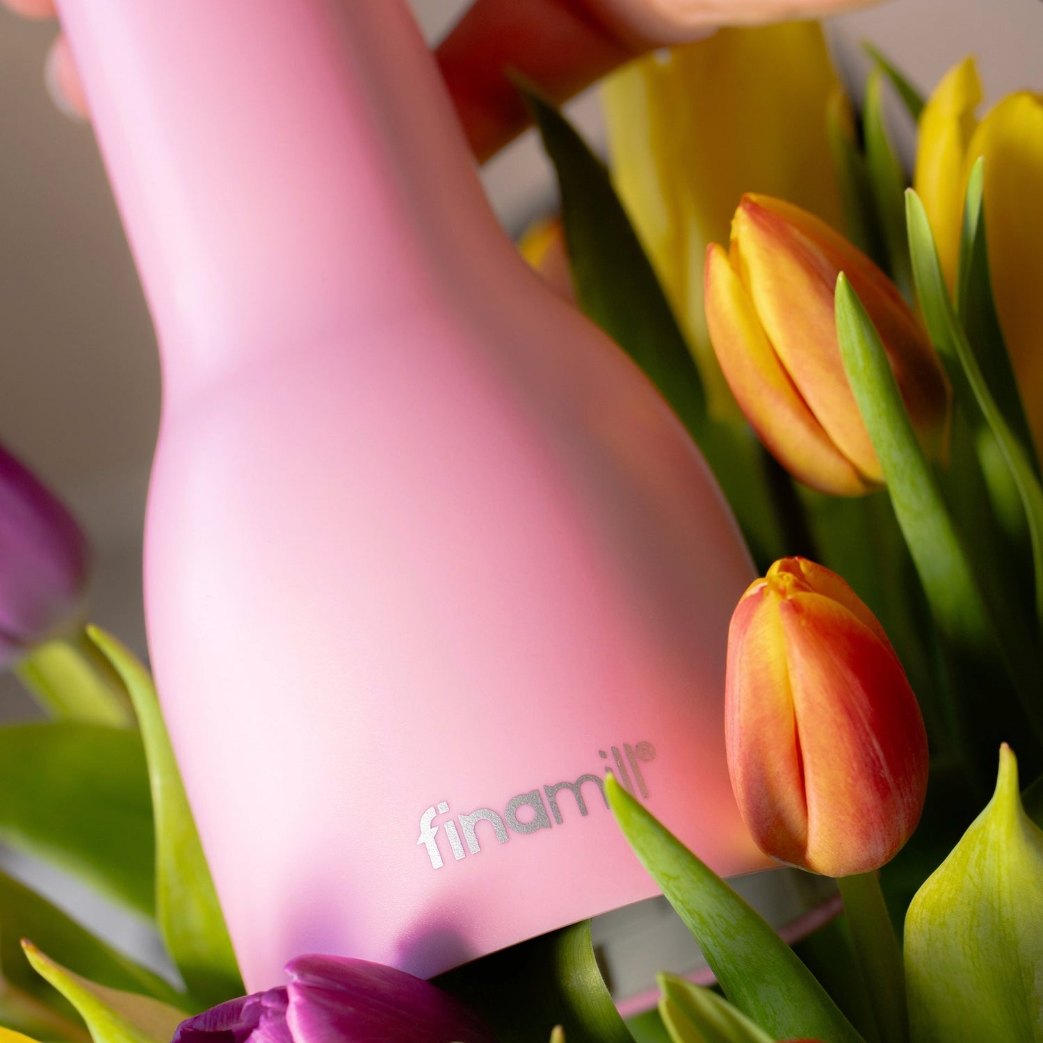 Jarní akce: dobíjecí růžový mlýnek FinaMill + zdarma Kampotský pepř a sůl za 986 Kč